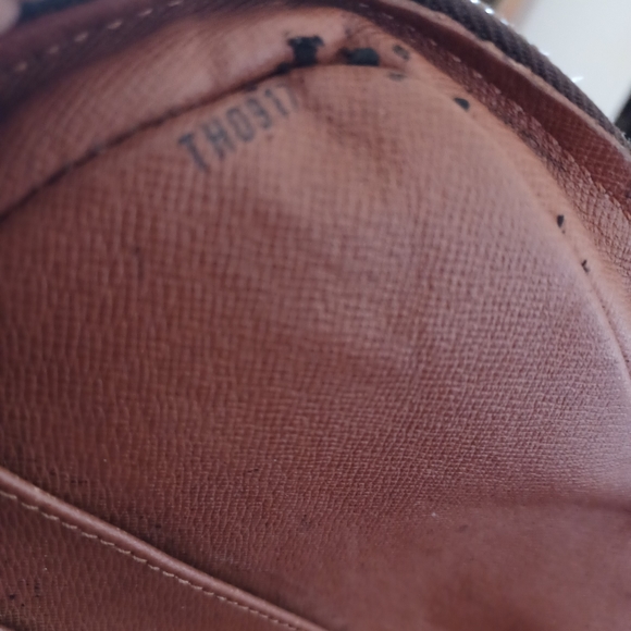 Louis Vuitton // Briefcase Style Bag - Picture 4 of 14